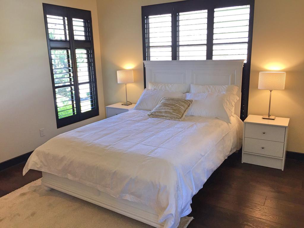 ווסט קלונה Mission Hill Lake View Villa מראה חיצוני תמונה