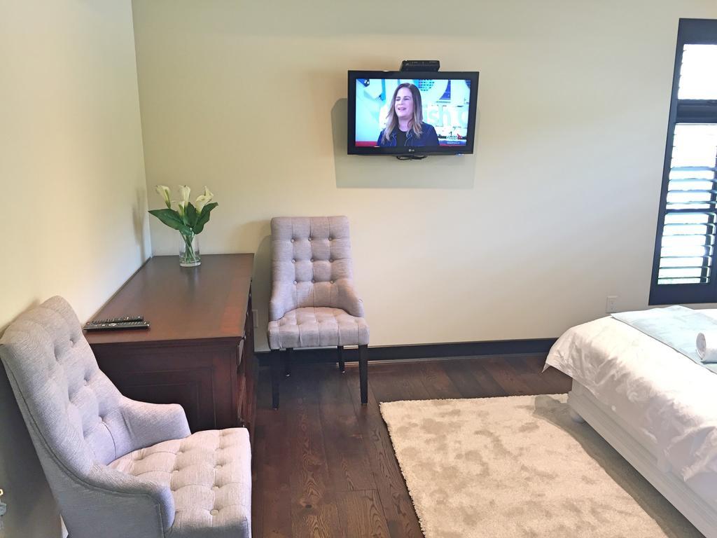 ווסט קלונה Mission Hill Lake View Villa מראה חיצוני תמונה