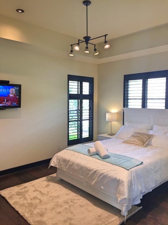 ווסט קלונה Mission Hill Lake View Villa מראה חיצוני תמונה