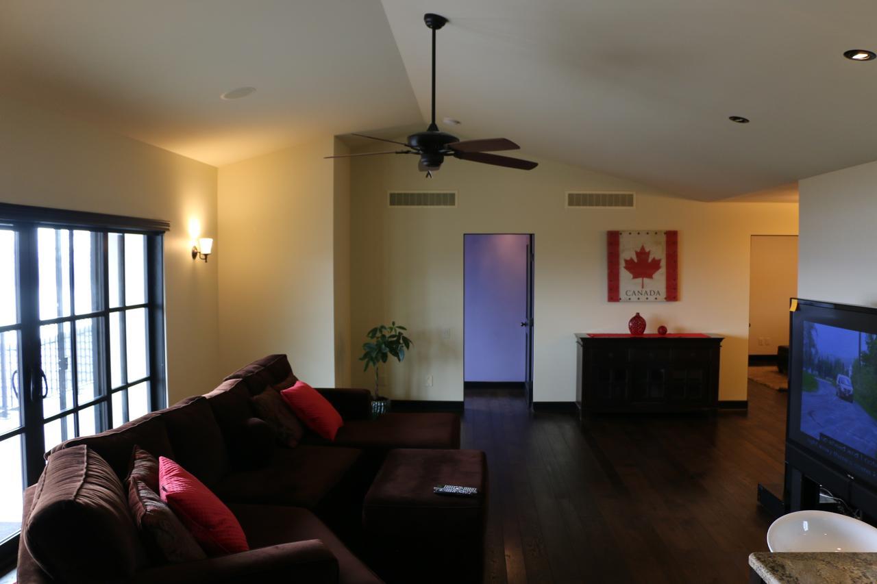 ווסט קלונה Mission Hill Lake View Villa מראה חיצוני תמונה