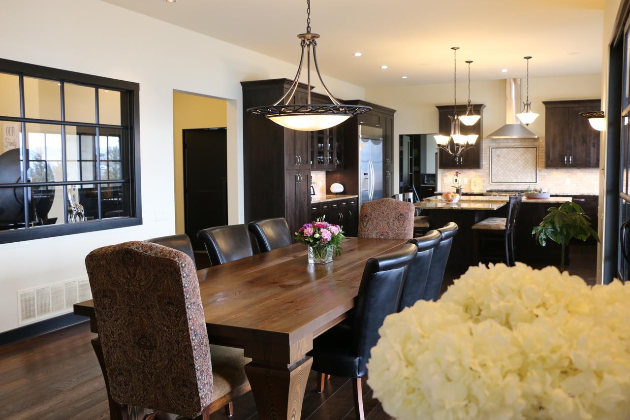 ווסט קלונה Mission Hill Lake View Villa מראה חיצוני תמונה